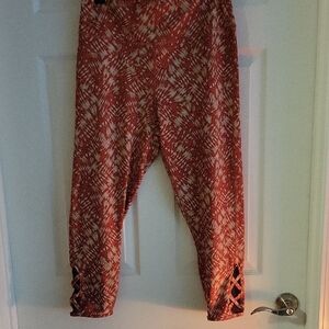 Maurices Coral and White Capri Leggings